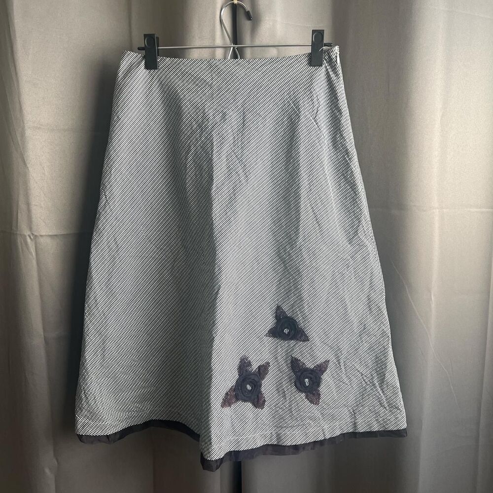 American-vintage Women's White and Black Skirt